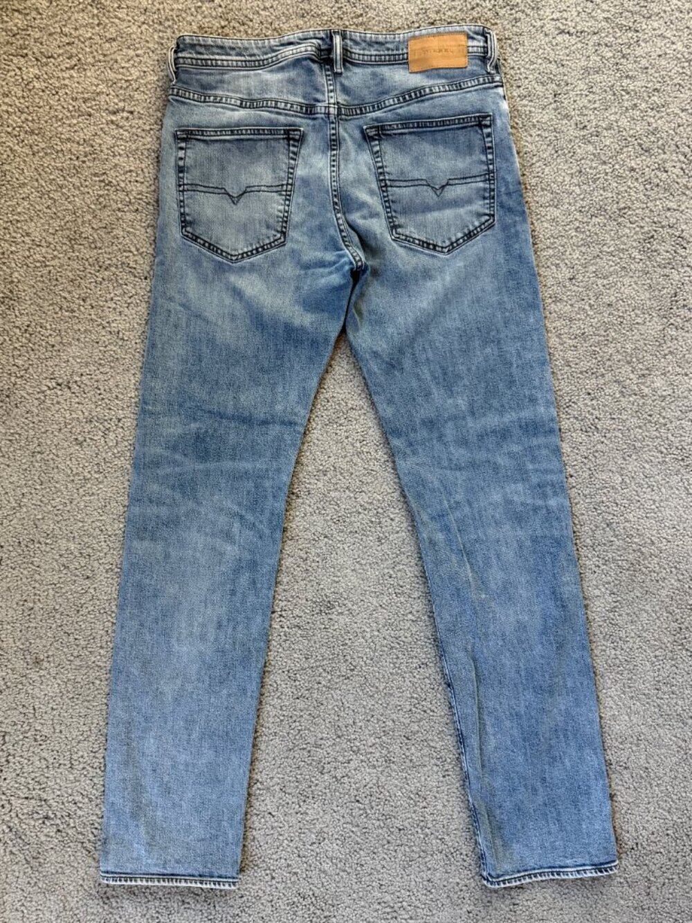 Diesel Men's Buster Model Jeans - Sz. 32x32 - Lt. Blue 084UX Wash - Excel. Cond. - Picture 7 of 12
